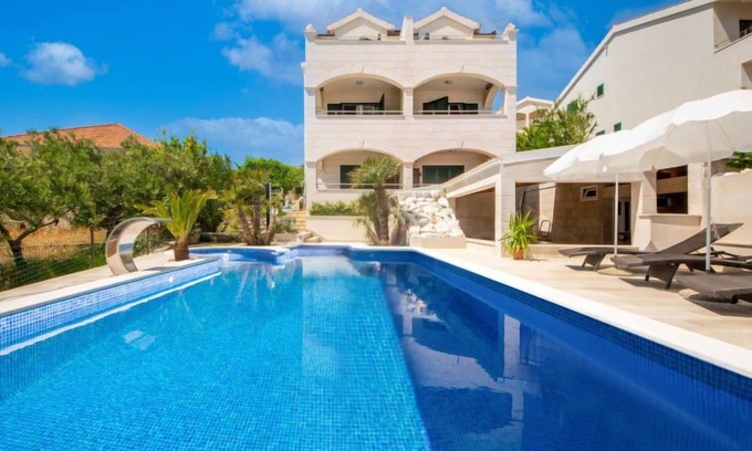 Businci Apartment | Villa Andjelka by Interhome