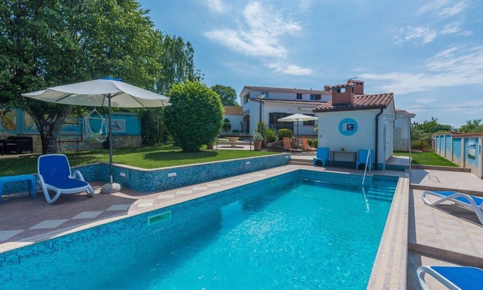 Vrvari Apartment | Villa Anita with common Pool/Two-Bedroom Apartment A1