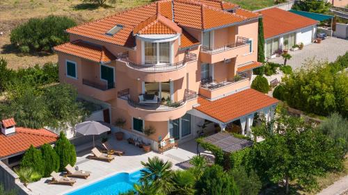 Mravince Villa | Villa ANITA with private pool, gym, 6 bedrooms, sea view