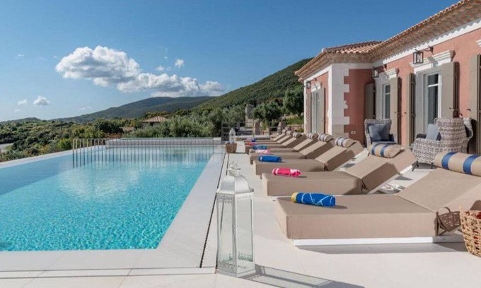 Skinaria Villa | Villa 'Arxontiko Stoufi' with Sea View, Wi-Fi and Air Conditioning