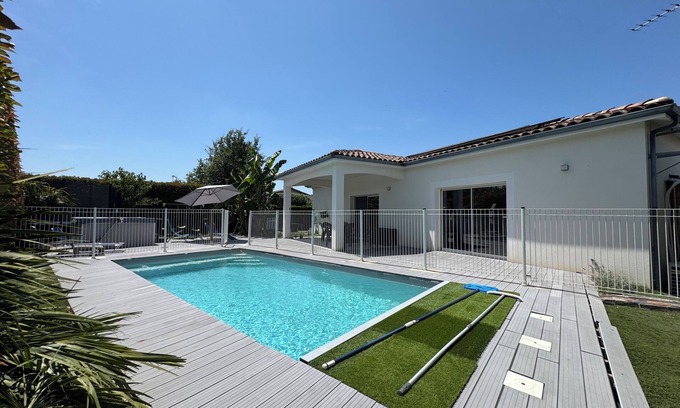 Albias Villa | Villa at the gateway to Aveyron with pool and spa