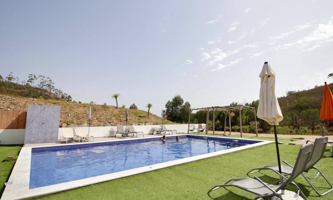 Rasmalho Villa | Villa 'Atitudo Nature' with Mountain View, Wi-Fi and Air Conditioning
