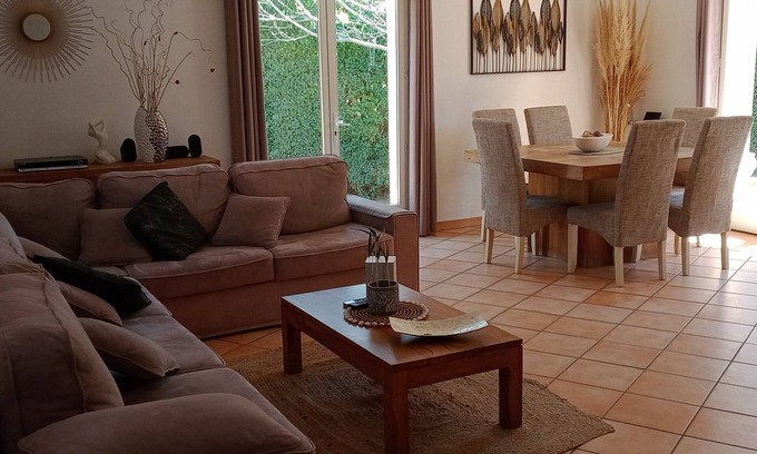 Bompas Villa | Villa Avec Piscine et Jardin Privé a 10 mn de la mer