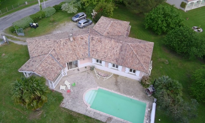 Queyrac House | Villa Avec Piscine Proche Océan, 8 Personnes 4 Chambres 2 SDB