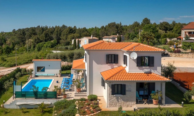 Fuskulin Villa | Villa B&U by Villas Guide