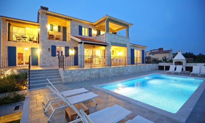 Strpacici Villa | Villa Babudri near Poreč for 10 people with jacuzzi & spa