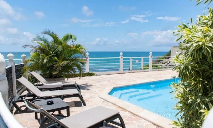 Dampierre Villa | Villa Baya "les Pieds Dans L'eau"