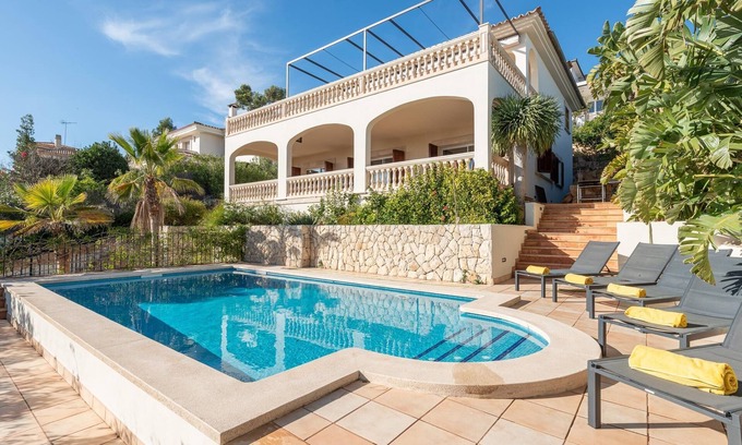 Illetas Villa | Villa Bendinat 10: A luxurious oasis in Puerto Portals, Calvia