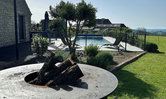 Saint-Robert Villa | Villa between Corrèze and Dordogne! Beautiful heated pool.