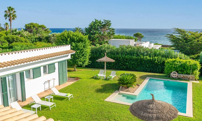 Binisafua Villa | VILLA BINIMIGI - Spectacular villa with private pool. Free WiFi.