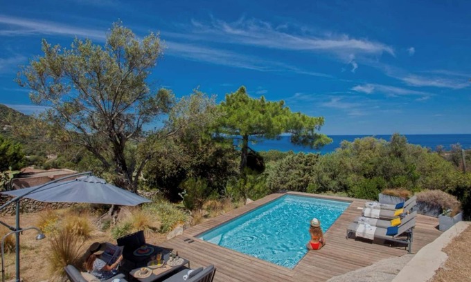 L'Ile-Rousse Villa | Villa Bodri: a villa between sky and sea