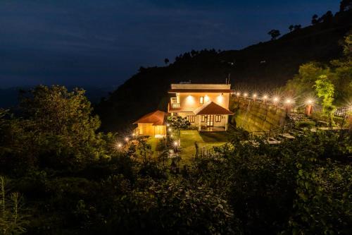 Lansdowne Villa | Villa by Mountain Homes- Lansdowne