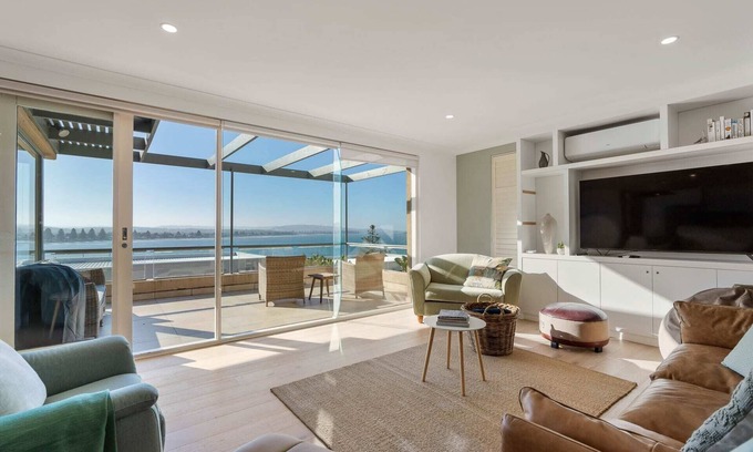 Encounter Bay House | Villa by the Ocean, Wi-Fi and Linen Included