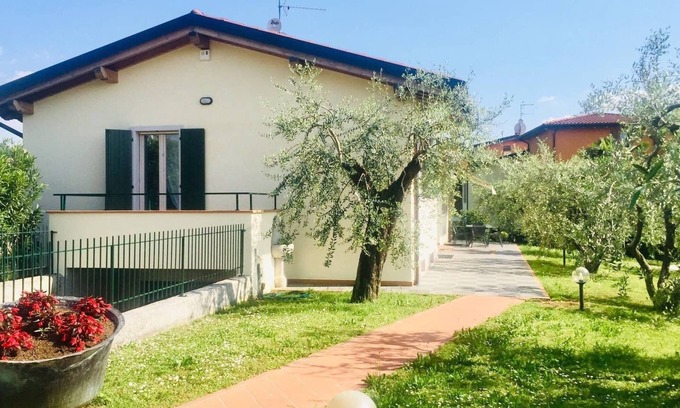 Cisano Villa | Villa "Cà Olea" 140 mq in the countryside only 100 mtr from the lake shore