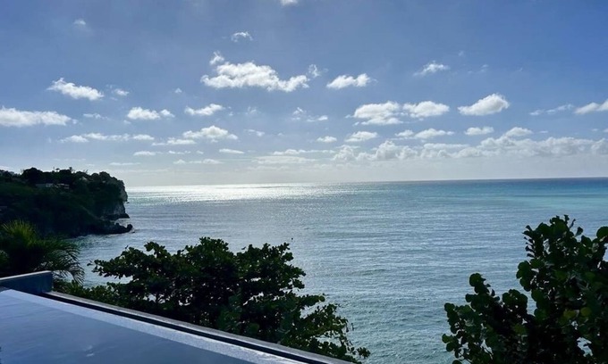 Perinet Villa | Villa Cachette Luxe Piscine à Débordement vue mer