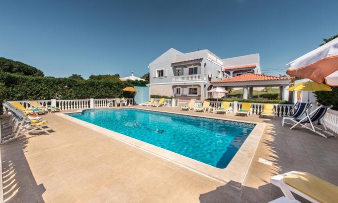 Monte Raposo Villa | Villa Cadre - 5BR w Private Pool & Snooker Table