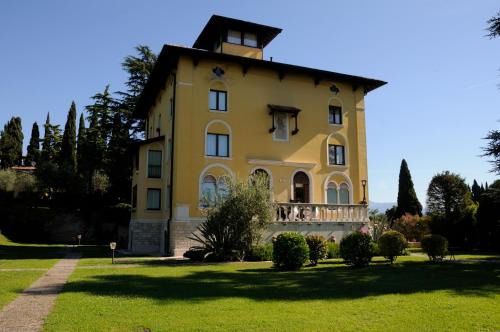 Sirmione Apartment | Villa Callas 16