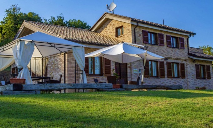 Falerone Villa | Villa Campidoglio By MMega