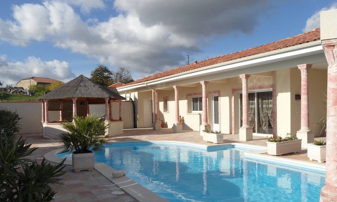 Calignac Villa | Villa Carthage confort & vue piscine XL/Downhill stylish Villa view & XL pool