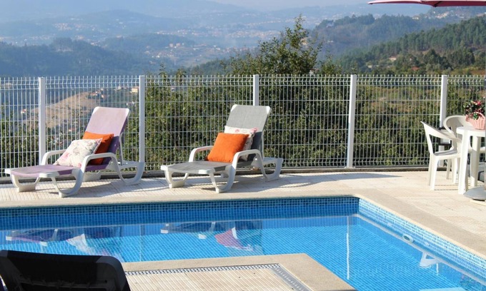 Cinfaes Villa | Villa 'Casa Da Calçada' with Mountain View, Private Pool and Wi-Fi