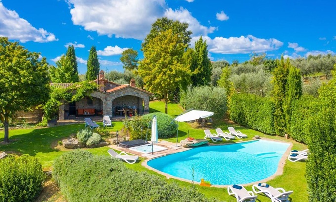 Parrano Villa | Villa Casale Silvia Large Private Pool, A/C, WiFi