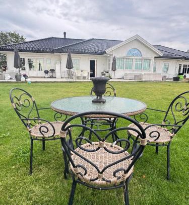 Klofta Villa | Villa Castillo