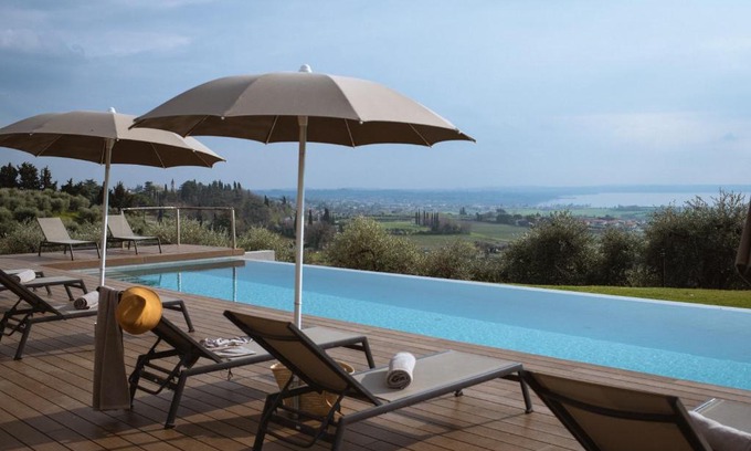 Calmasino Villa | Villa Cavaion