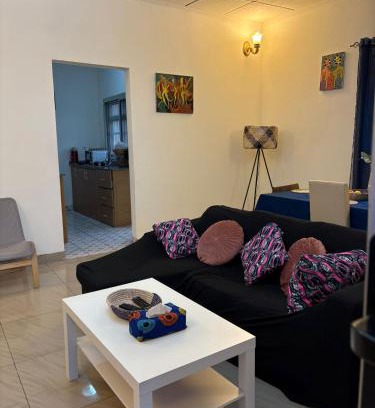 Guinea House | Villa Charlotte