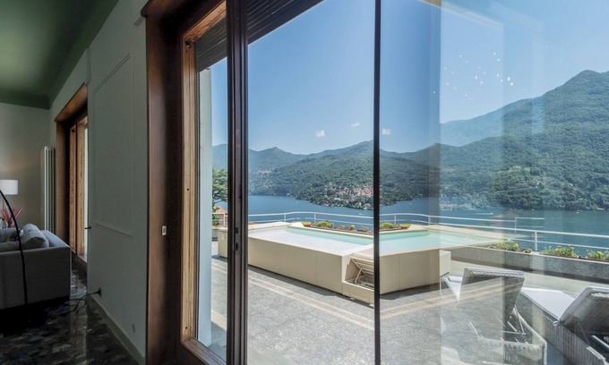 Moltrasio Villa | Villa Chiara Moltrasio With Private Garden by Rent all Como