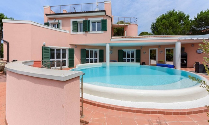 Rosignano Marittimo Villa | Villa Chioma by MMega