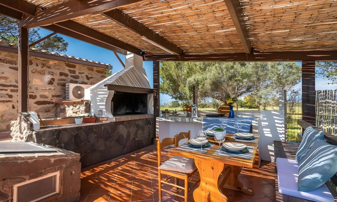 Calasetta Villa | Villa 'Claudia - Calasetta' with Sea View, Wi-Fi and Air Conditioning
