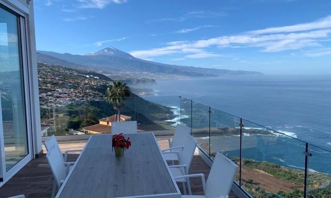 Sauzal Villa | Villa 'Crystal Ocean Villa' with Sea View, Heated Pool & Wi-Fi