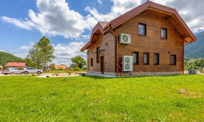 Brusane Villa | Villa D-Ika by Villas Guide