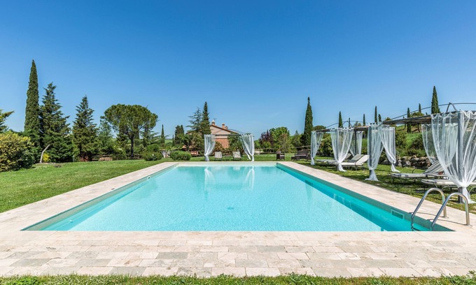 Gallina Villa | Villa D'Orchia, luxury organic farm with private pool in Val D'orcia, Sleeps 15.