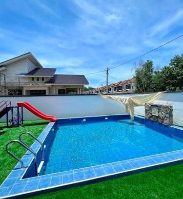 Kuala Terengganu Villa | Villa D'Razna - Luxury 5-bedroom Villa with private pool