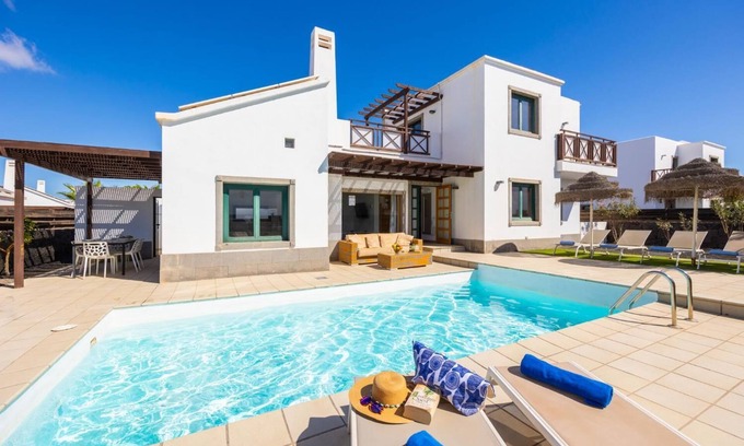 Playa Blanca Villa | Villa Dacil - Three Bedroom Villa, Sleeps 6