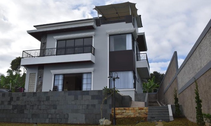 Megamendung Villa | Villa de Baggio
