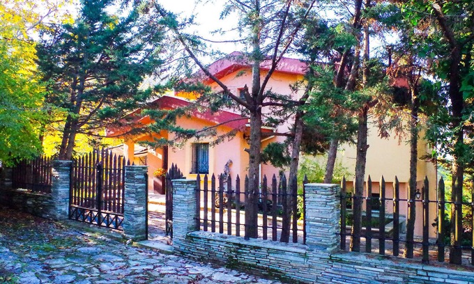 Veroia House | Villa de Calma. a natural health resort in a peaceful and friendly village.