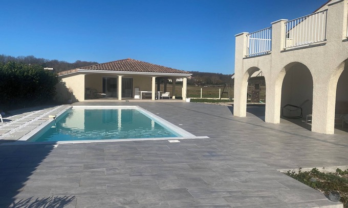 Aussonne House | Villa de Lidia - between friends-family-colleges, near MEETT/pool/parking/Clim