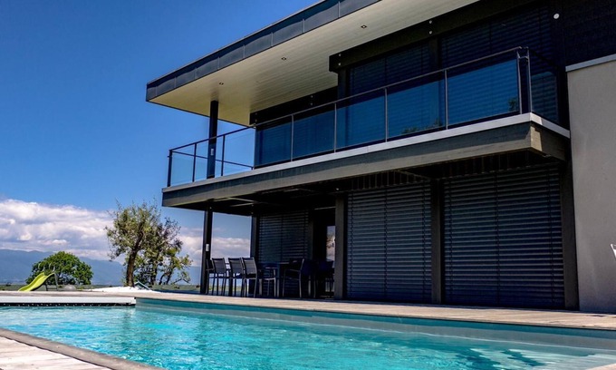 Presilly Villa | Villa de Luxe Avec Piscine Dans un Cadre de Vacances à 10 Minutes de Genève