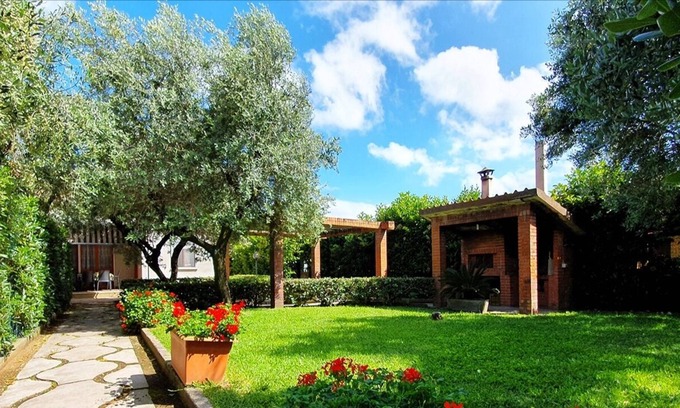 Fondi Villa | VILLA DEGLI ULIVI 300 METERS FROM THE SEA