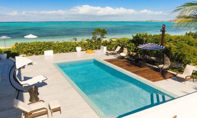 The Bight Villa | Villa DelEvan 4C/1-bedroom villa on the Grace Bay Beach,