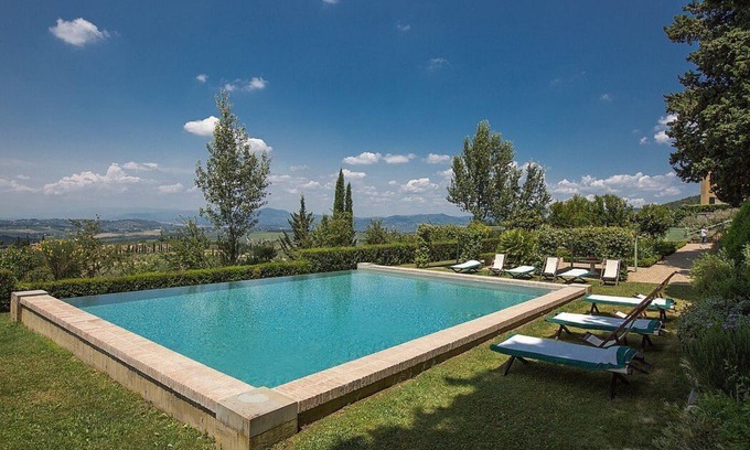 Santo Stefano A Tizzano Villa | Villa della Contessa: A splendid three-story historical villa surrounded by meadows and by green hills, with Free WI-FI.