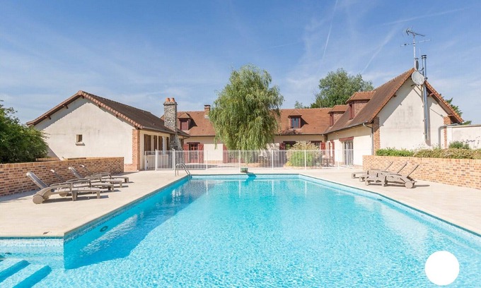 Cuigy-en-Bray Cottage | Villa des Eaux ouies, charming house with heated pool for 14 people