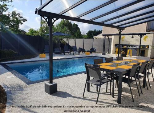 Bon-Encontre Villa | Villa des palmiers - Magnifique villa avec piscine chauffée et terrain de pétanque