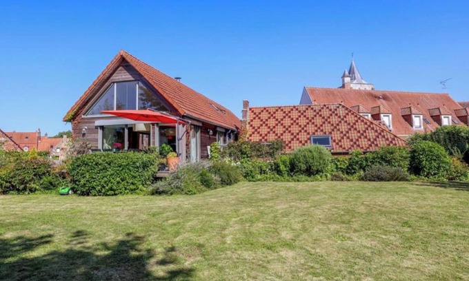 Ardres Villa | Villa des Remparts - 15/25 min from the Opal Coast beaches - 15 pers - Garden 2500m2