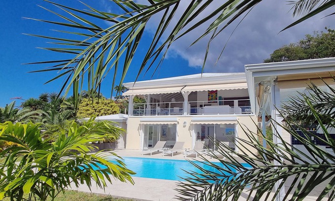 Deshaies Villa | Villa Dexception en Guadeloupe, Avec Piscine Privée et vue mer 180° Saisissante