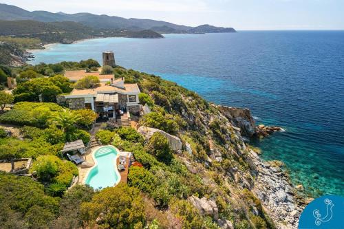 Terra Mala Villa | Villa di Cala Regina, Maison de charme