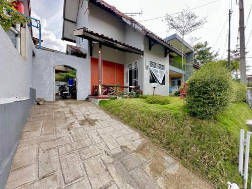 Cipanas Villa | villa doi