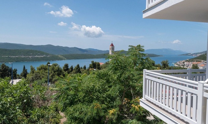 Neum Apartment | Villa Doris - Studio Apartment with Balcony and Sea View